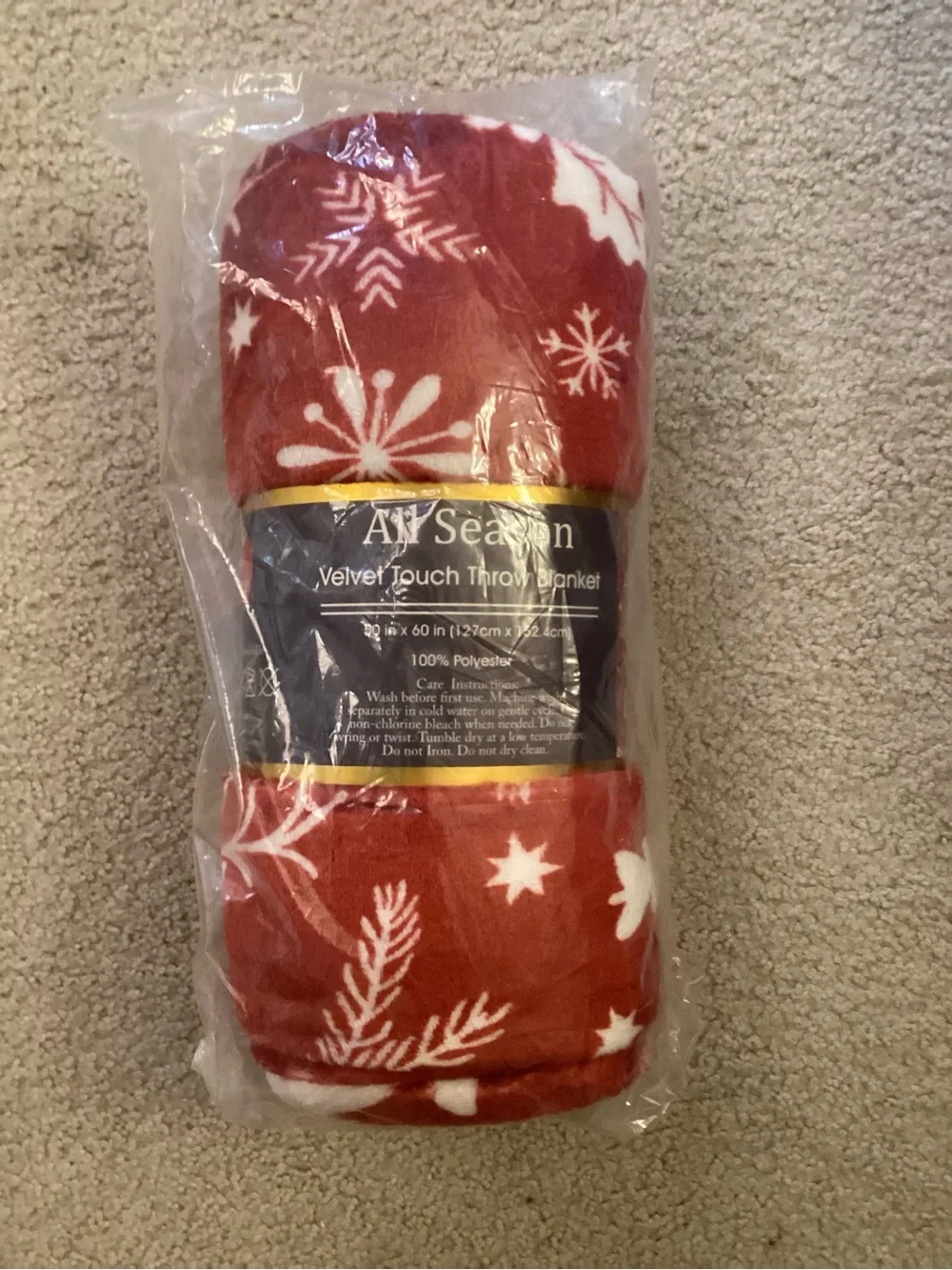 Red Snowflake Velvet Touch Throw Blanket